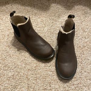 Brown Dr.Martens size 6 kids
